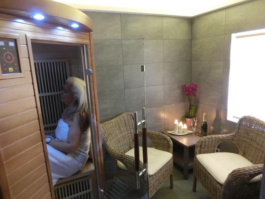 Dvur Stran & Wellness Hotel การ์โลวีวารี ภายนอก รูปภาพ