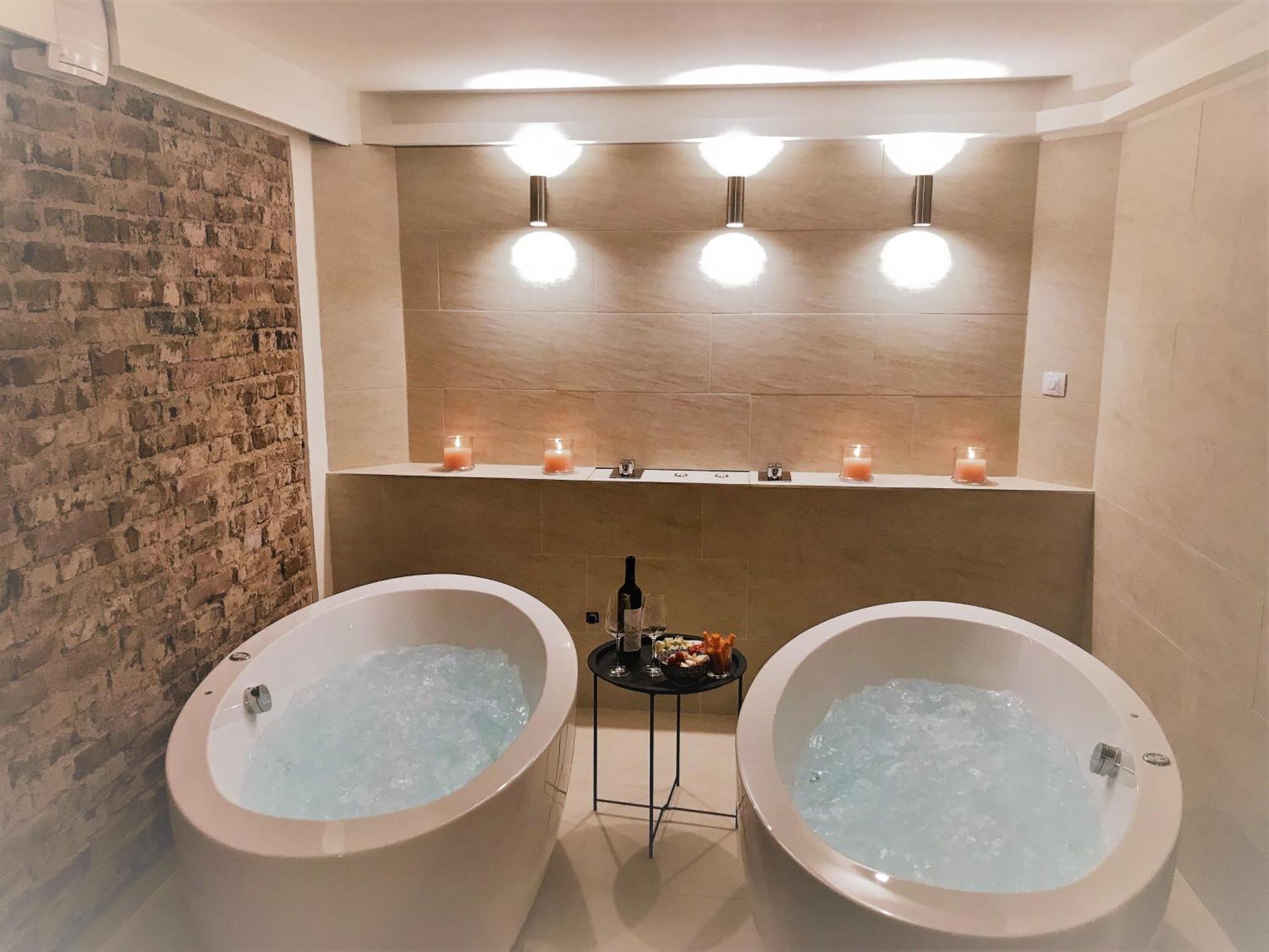 Dvur Stran & Wellness Hotel การ์โลวีวารี ภายนอก รูปภาพ